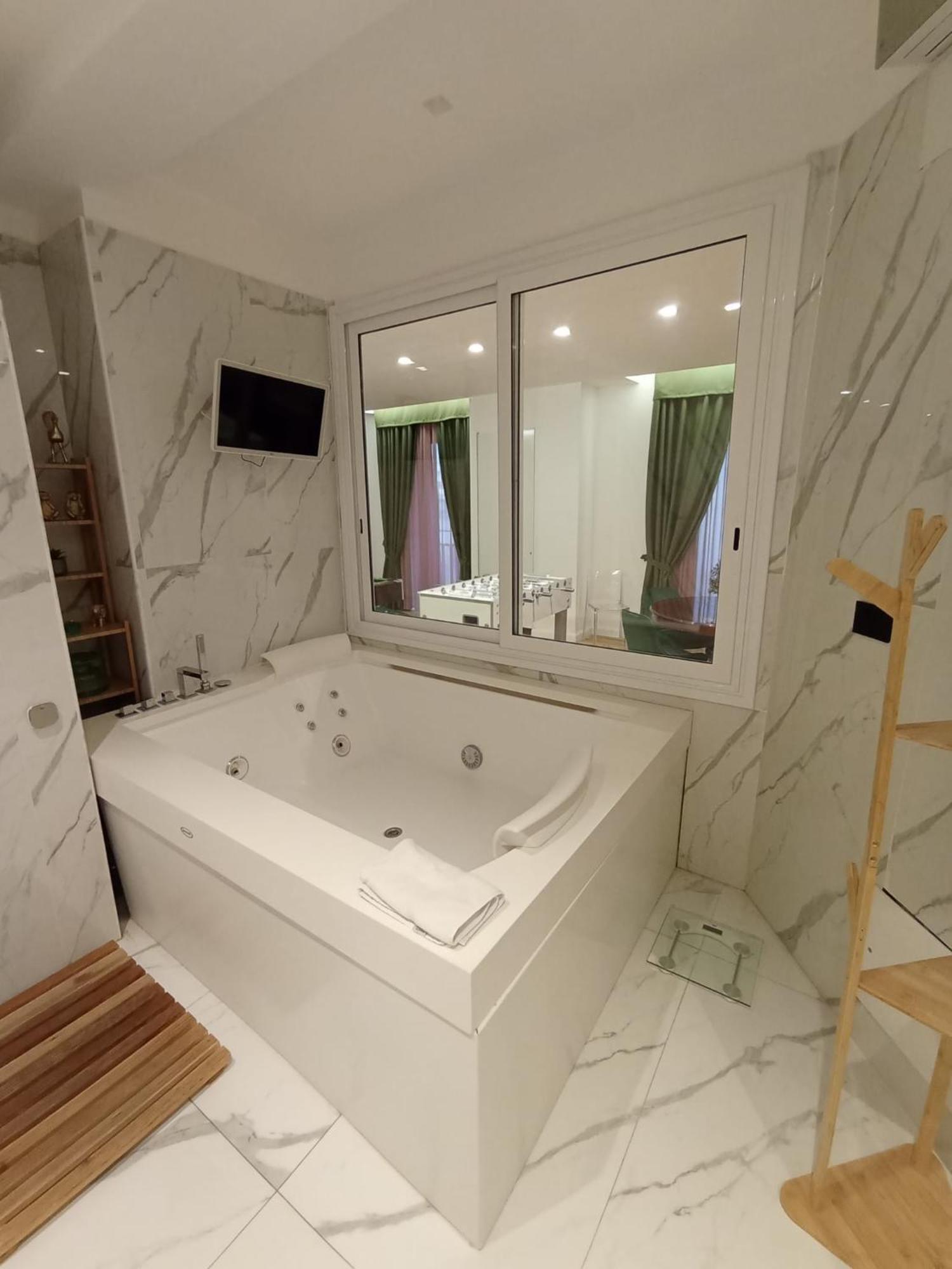 President Plaza Vip Suite Spa By Babylon Stay Napels Buitenkant foto